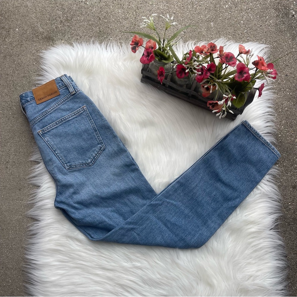 Denim Forum Jeans Size 25- The Yoko High Rise Slim